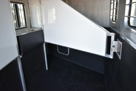 Used 2006 Kiefer Manufacturing GENESIS X3 Horse Trailer
