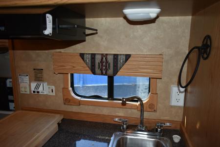 Used 2006 Kiefer Manufacturing GENESIS X3 Horse Trailer