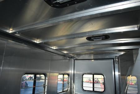 Used 2006 Kiefer Manufacturing GENESIS X3 Horse Trailer