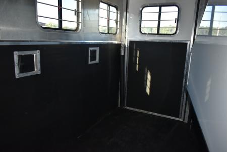 Used 2006 Kiefer Manufacturing GENESIS X3 Horse Trailer