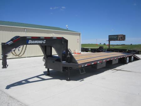 New 2026 Diamond C Trailers 102x40 FMAX-216 Gooseneck Hydraulic Dove Flatbed Trailer