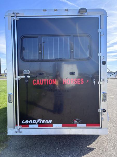 Used 2018 Shadow 3H BP Horse Trailer