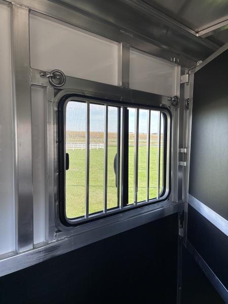 Used 2018 Shadow 3H BP Horse Trailer