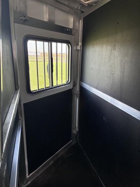 Used 2018 Shadow 3H BP Horse Trailer