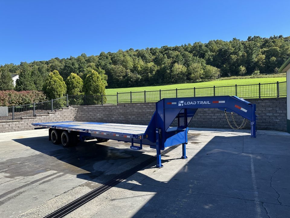New Load Trail 32' Tandem Dual Deck over Tilt (GT)