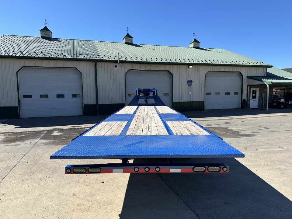 New Load Trail 32' Tandem Dual Deck over Tilt (GT)
