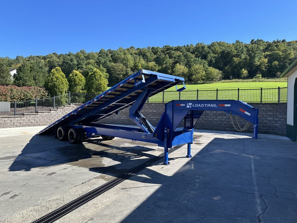 New Load Trail 32' Tandem Dual Deck over Tilt (GT)