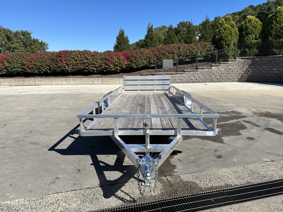 New Load Trail 18' Tandem Axle Utility (UA)