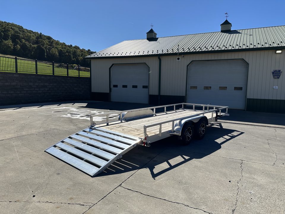 New Load Trail 18' Tandem Axle Utility (UA)