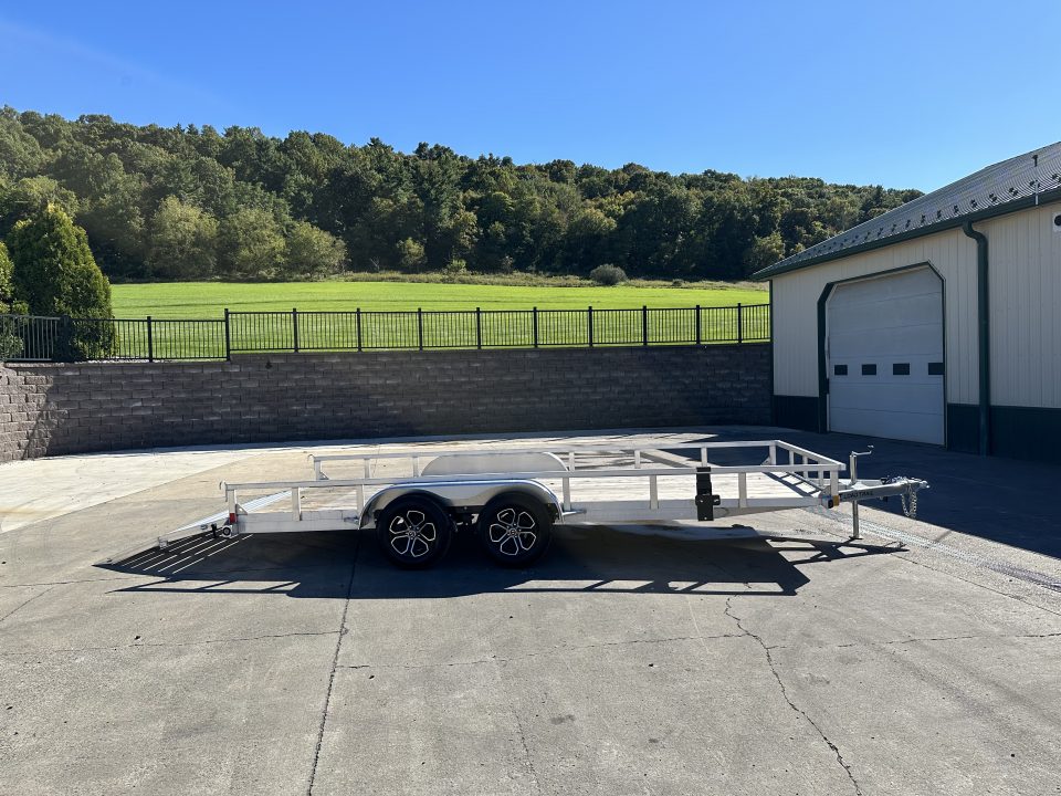 New Load Trail 18' Tandem Axle Utility (UA)