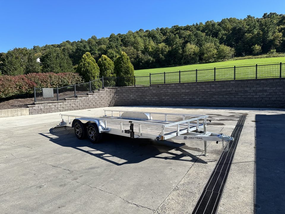 New Load Trail 18' Tandem Axle Utility (UA)
