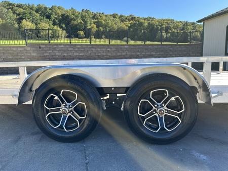 New Load Trail 20' Tandem Axle Utility (UA)
