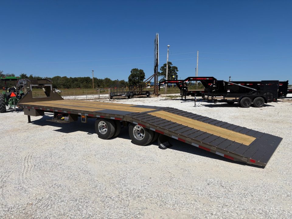 New 2027 Diamond C Trailers 102 x 35 FMAX212 TANDEM DUAL GN PACESETTER HYDROTAIL W/ STEEL RUNNERS/ HYDRO JACKS/ 2-12K ELEC/HYD BRAKE AXLES W/ ALUM WHEELS/ SOLAR/ 60" SPREAD