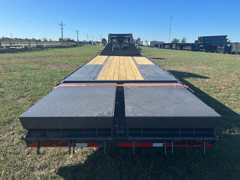 New 2027 Lamar 102x25 Tandem 25K GN Flatbed w/ 5' Dove & Max Ramps