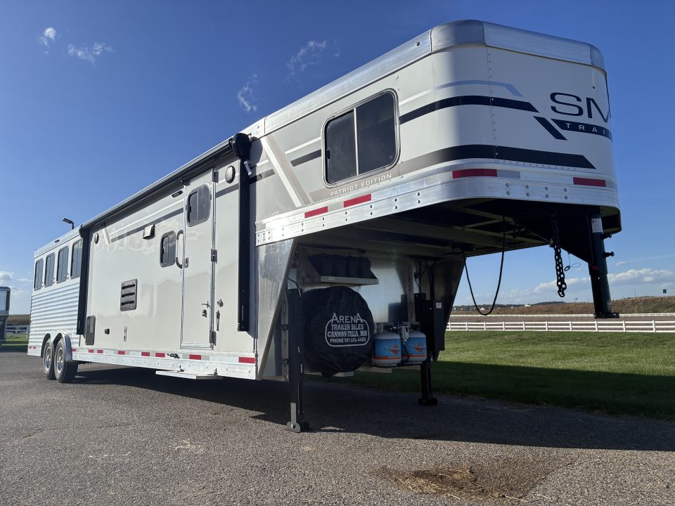 New 2027 SMC 4H 13' LQ Horse Trailer