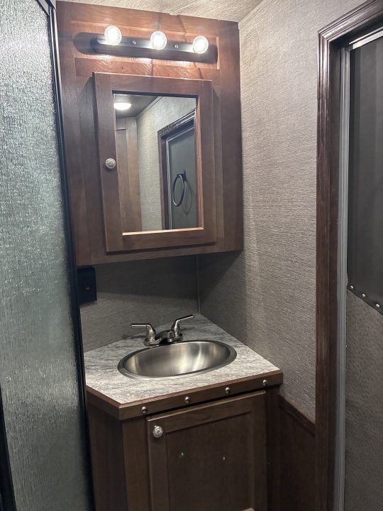 New 2027 SMC 4H 13' LQ Horse Trailer