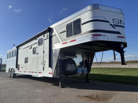 New 2027 SMC 4H 13' LQ Horse Trailer