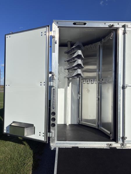 New 2027 SMC 4H 13' LQ Horse Trailer