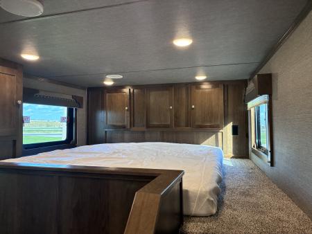 New 2027 SMC 4H 13' LQ Horse Trailer
