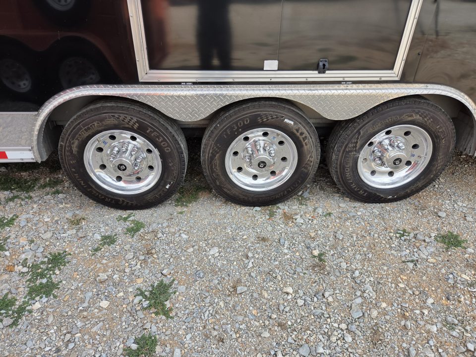 Used 2016 FOREST RIVER 8.5X31 TRIPLE AXLE ALUMINUM STACKER TRAILER W/3-8K AXLES 17.5" WHEELS POWER JACK VNOSE SIDE RAMP DOOR & DRIVER ESCAPE DOOR OVER FENDER