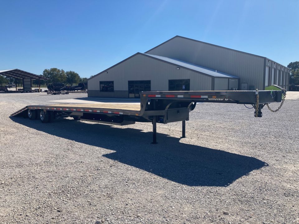 New 2027 Diamond C Trailers 102x53 TANDEM 40K STEP DECK HYDROTAIL W/ STEEL RUNNERS, HYDROJACKS, AIR RIDE, RATCHET RAIL & 72" SPREAD Flatbed Trailer