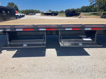 New 2027 Diamond C Trailers 102x53 TANDEM 40K STEP DECK HYDROTAIL W/ STEEL RUNNERS, HYDROJACKS, AIR RIDE, RATCHET RAIL & 72" SPREAD Flatbed Trailer