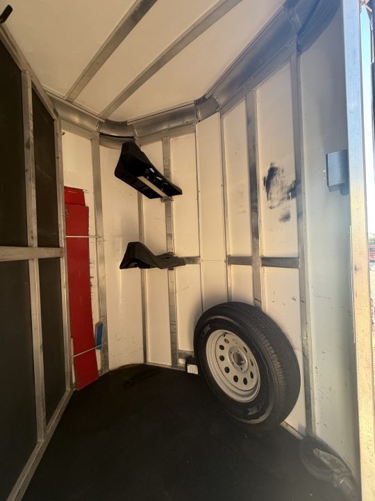 Used 2014 Shadow 2H BP Horse Trailer