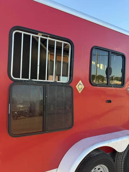 Used 2014 Shadow 2H BP Horse Trailer