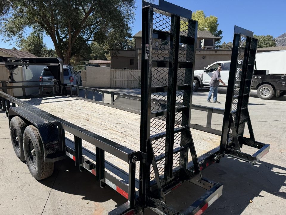 New 2026 Top Hat Trailers 83X20 GN HH14K Flatbed Trailer