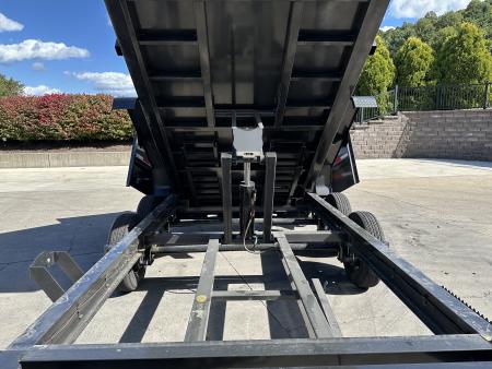 New Load Trail 14' Low-Pro Dump (DL)