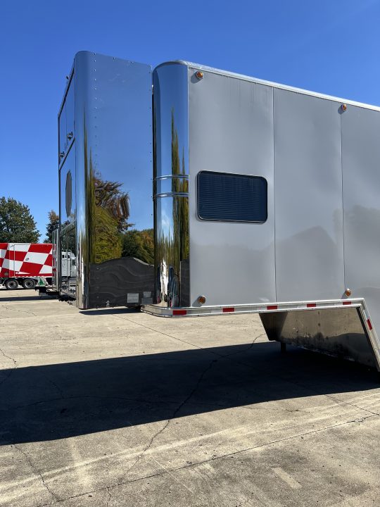 Used 2002 Used 53' Competition Lift Gate Trailer