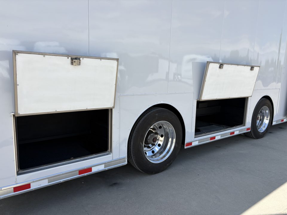 Used 2002 Used 53' Competition Lift Gate Trailer