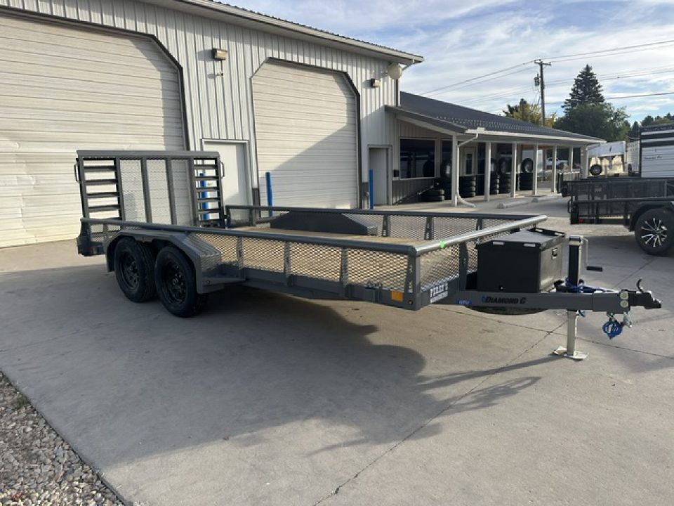 New 2027 Diamond C 16' TUT Flatbed