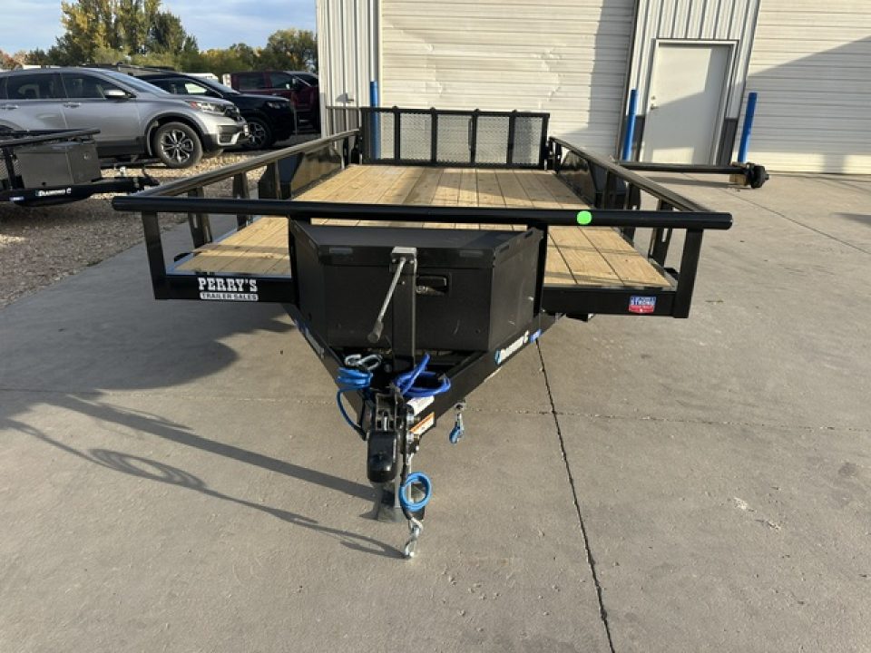 New 2027 Diamond C 16' Flatbed GTU
