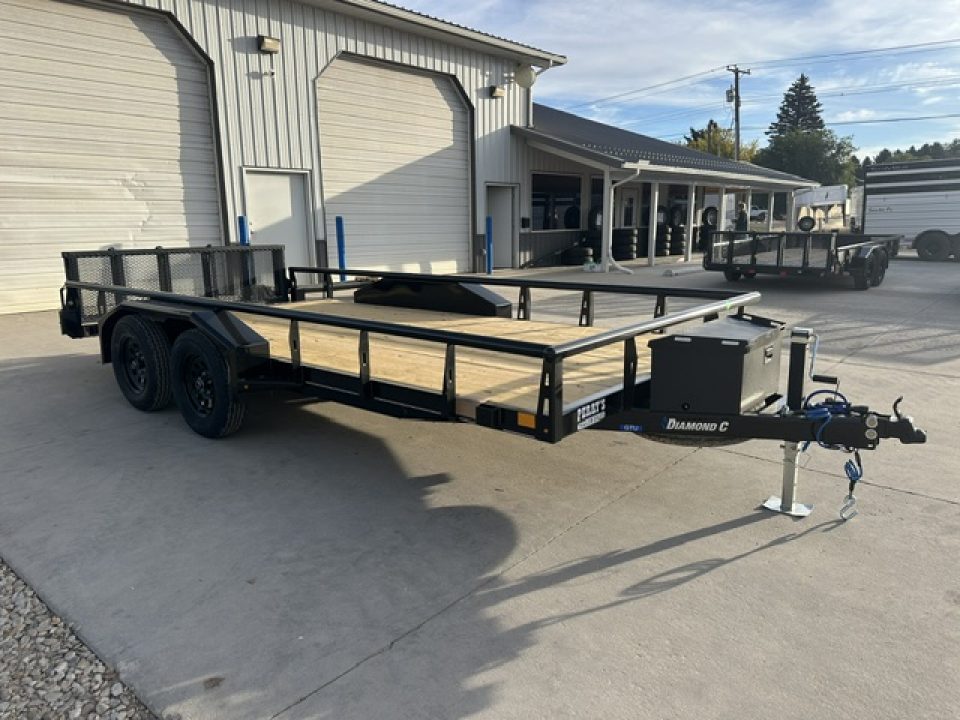 New 2027 Diamond C 16' Flatbed GTU