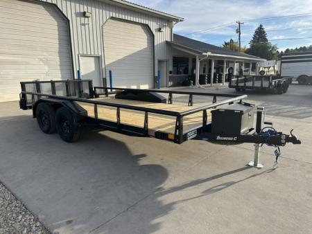 New 2027 Diamond C 16' Flatbed GTU