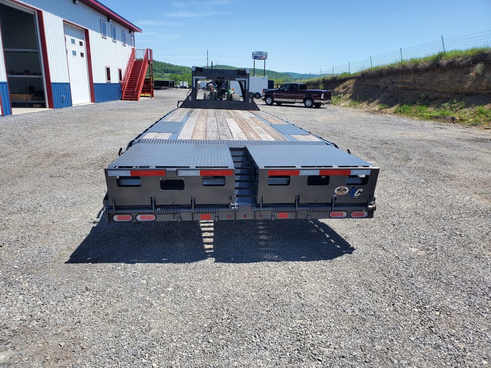 New 2026 Diamond C Trailers FMAX208 Flatbed Trailer / 18,000 GVWR / 102"x28'