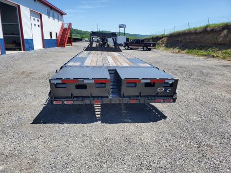 New 2026 Diamond C Trailers FMAX208 Flatbed Trailer / 18,000 GVWR / 102"x28'