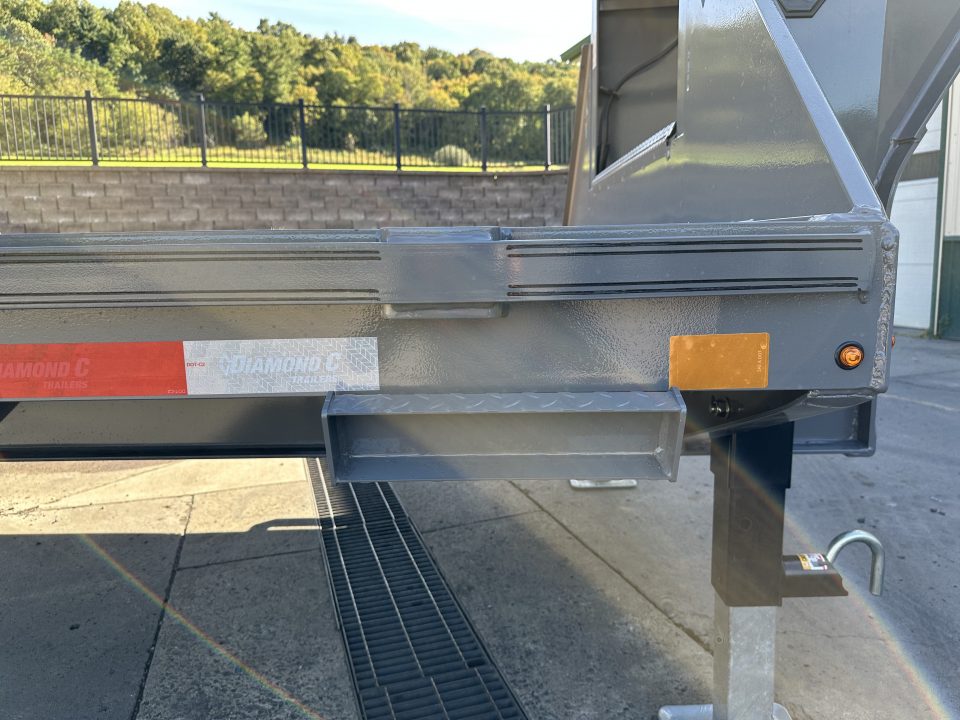 New Diamond C 30' FMAX210 Gooseneck w/ MAX Ramps