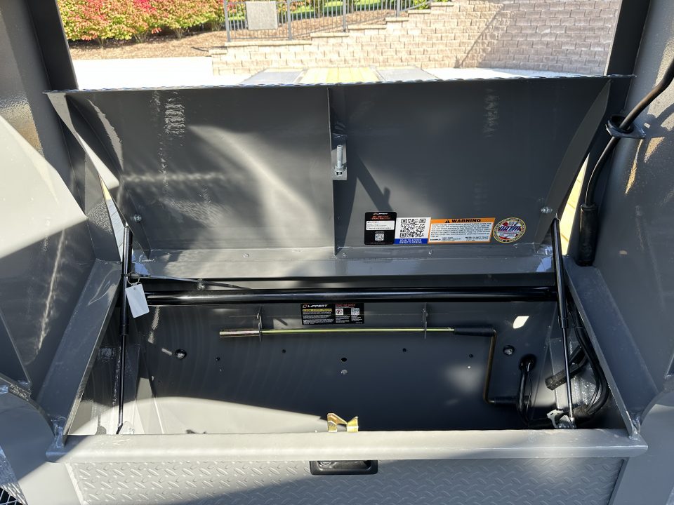 New Diamond C 30' FMAX210 Gooseneck w/ MAX Ramps