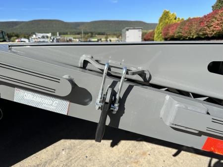New Diamond C 30' FMAX210 Gooseneck w/ MAX Ramps