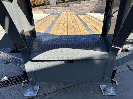 New Diamond C 30' FMAX210 Gooseneck w/ MAX Ramps