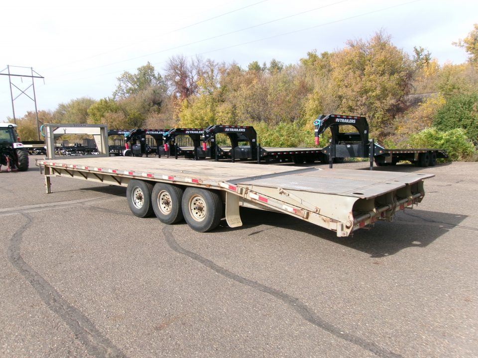 Used 2014 Titan Attachments Flatbed Goosneck Flatbed Trailer