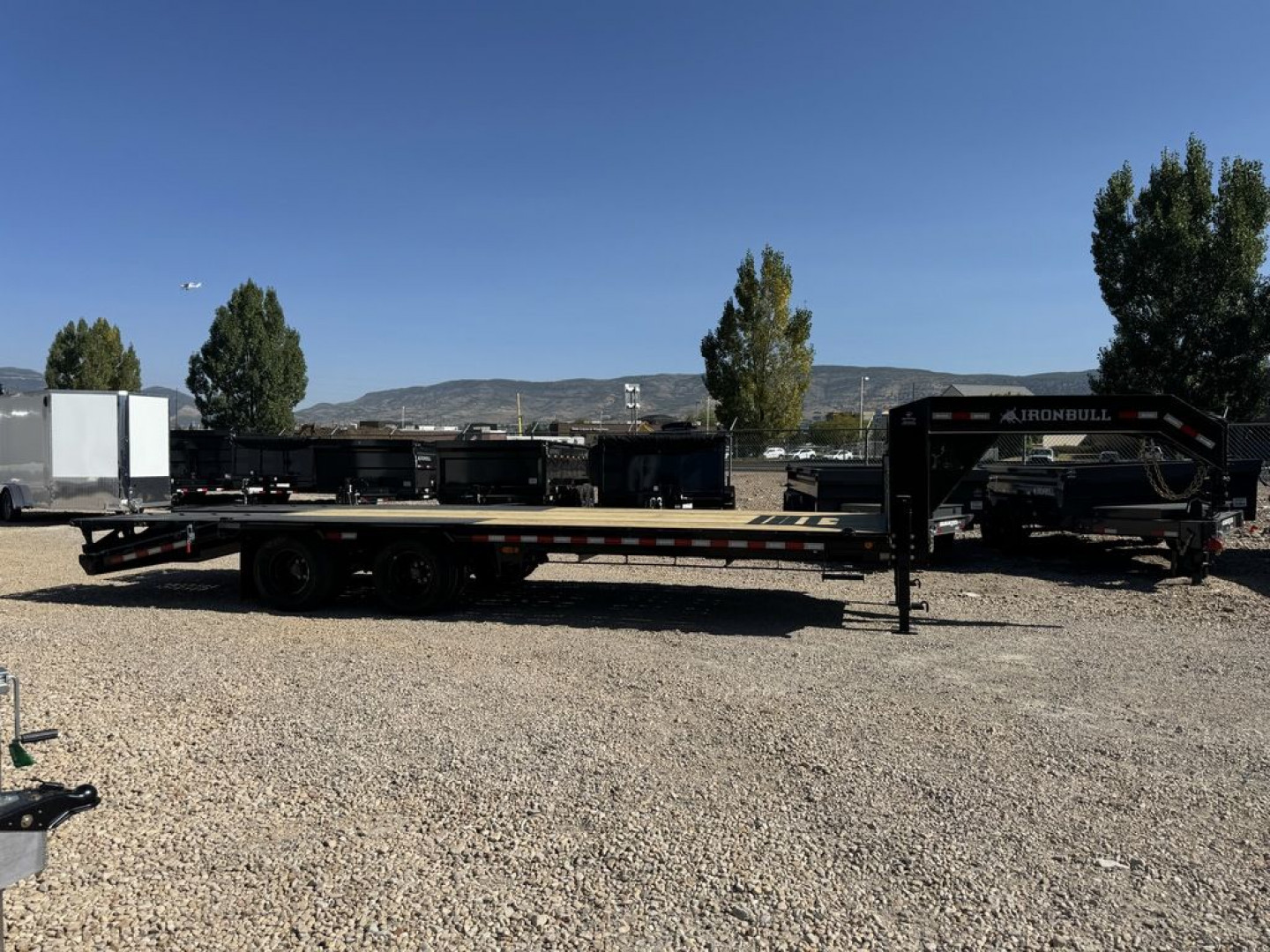 New 2026 Iron Bull Trailers 8.5X25-25.9K Flatbed Low Pro Gooseneck Trailer