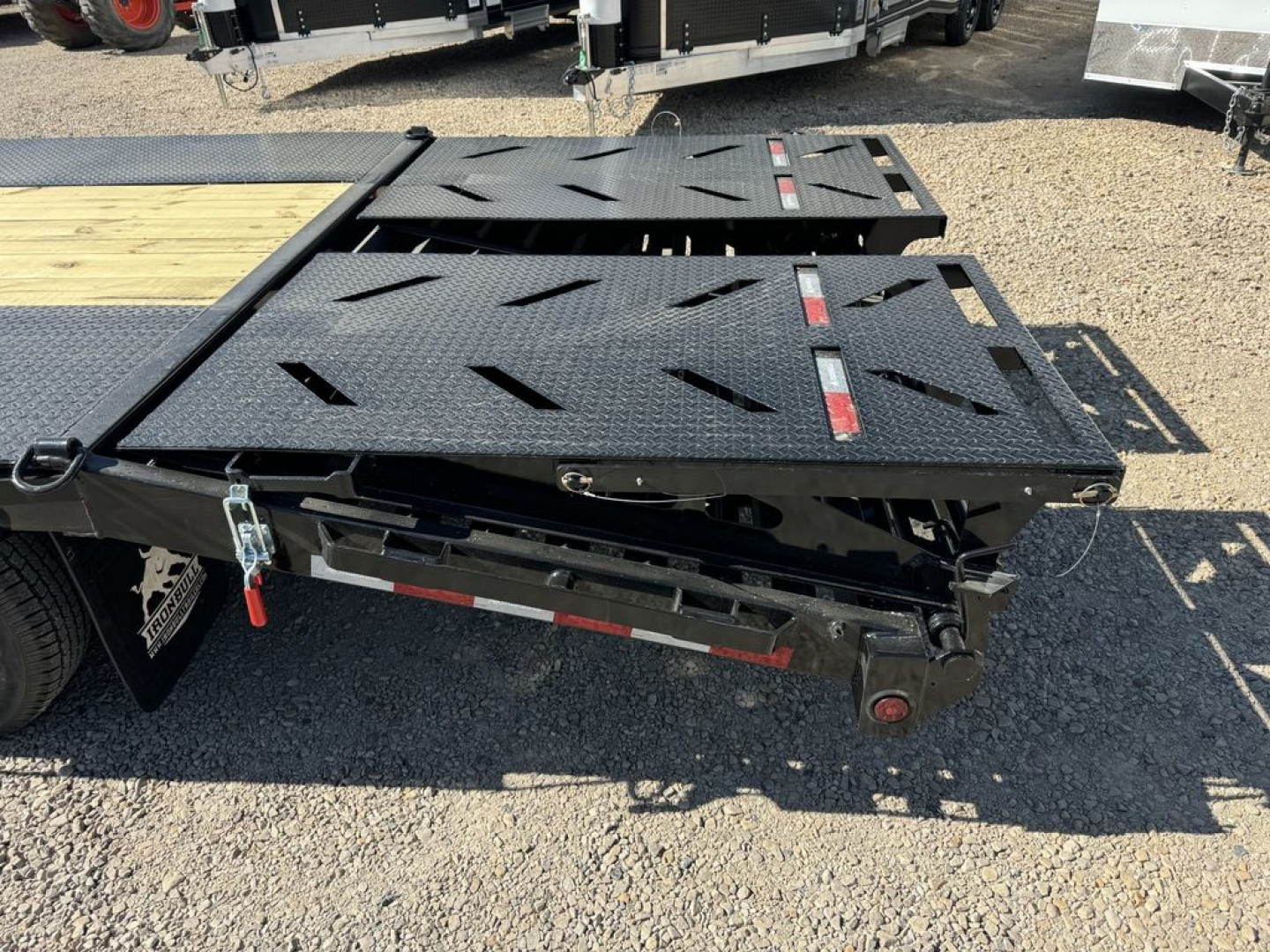 New 2026 Iron Bull Trailers 8.5X25-25.9K Flatbed Low Pro Gooseneck Trailer