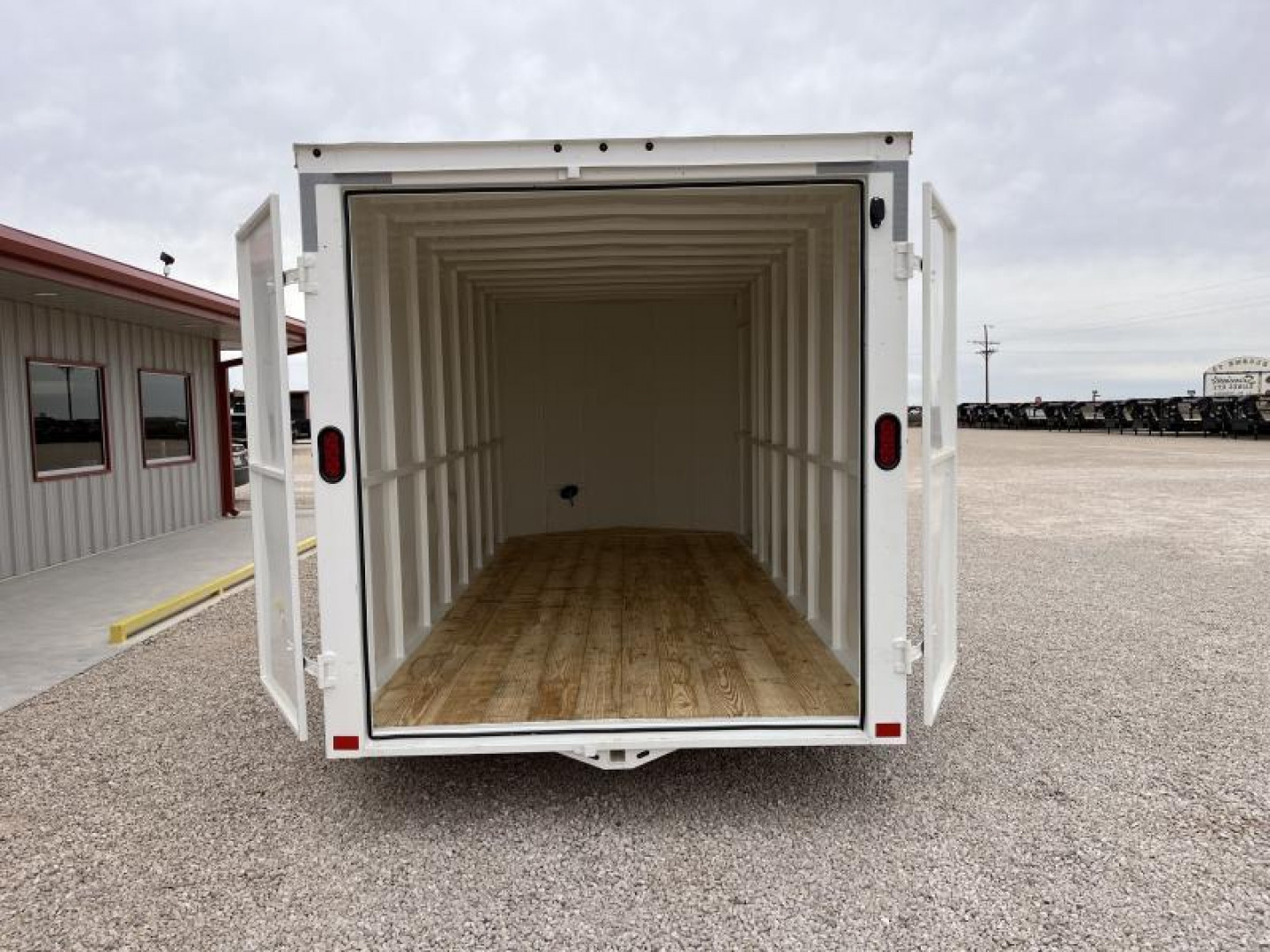 New 2024 X-On 16'x6'8" V-Nose BP Enclosed Cargo- E7