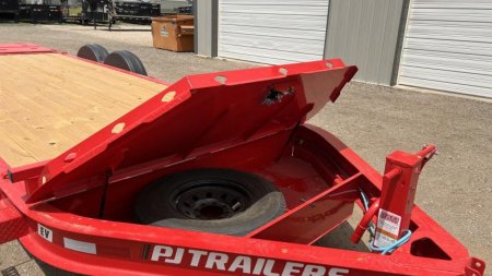 New 2024 PJ 83''x20' BP 8" I-Beam Equipment Trailer - EV