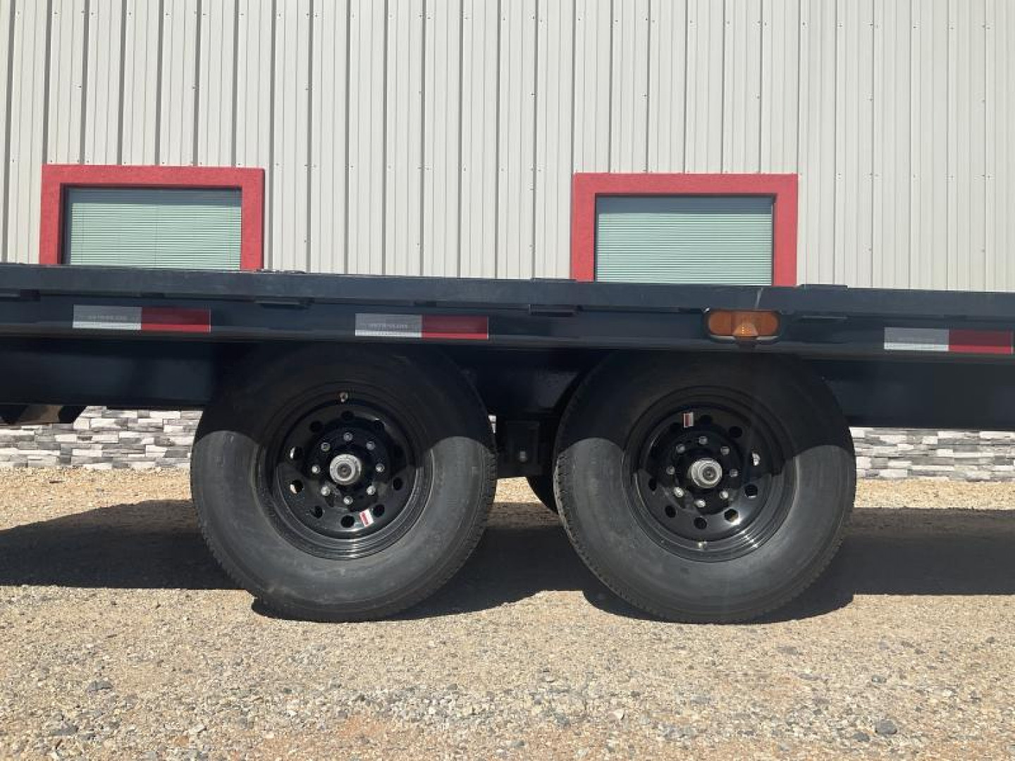New 2025 PJ 102"x20' BP 8" I-Beam Deckover Trailer - F8