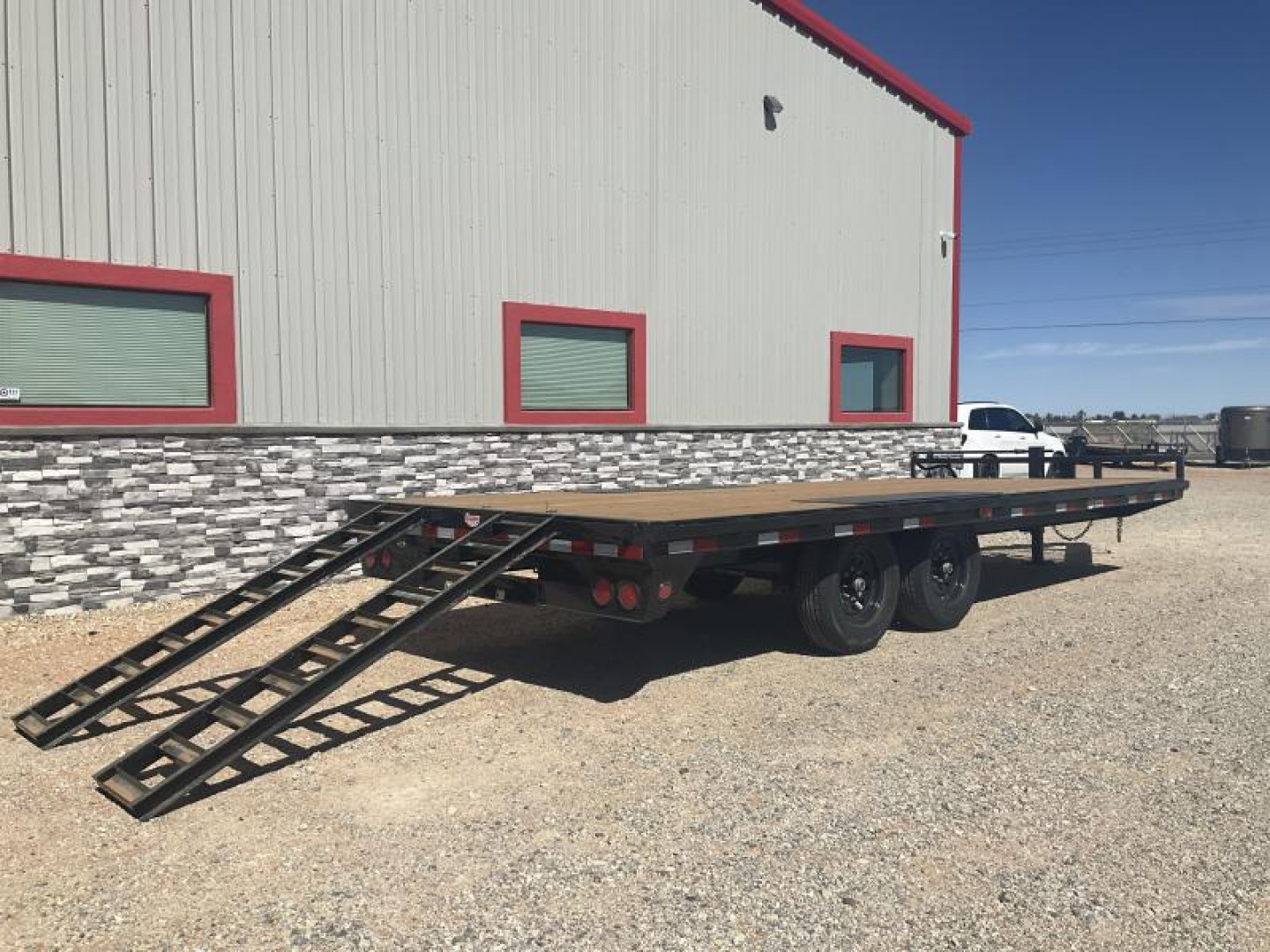 New 2025 PJ 102"x20' BP 8" I-Beam Deckover Trailer - F8