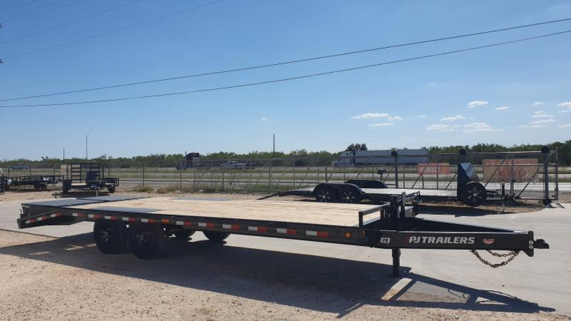 New 2025 PJ 102"x24' BP 8" I-Beam Deckover Trailer - F8